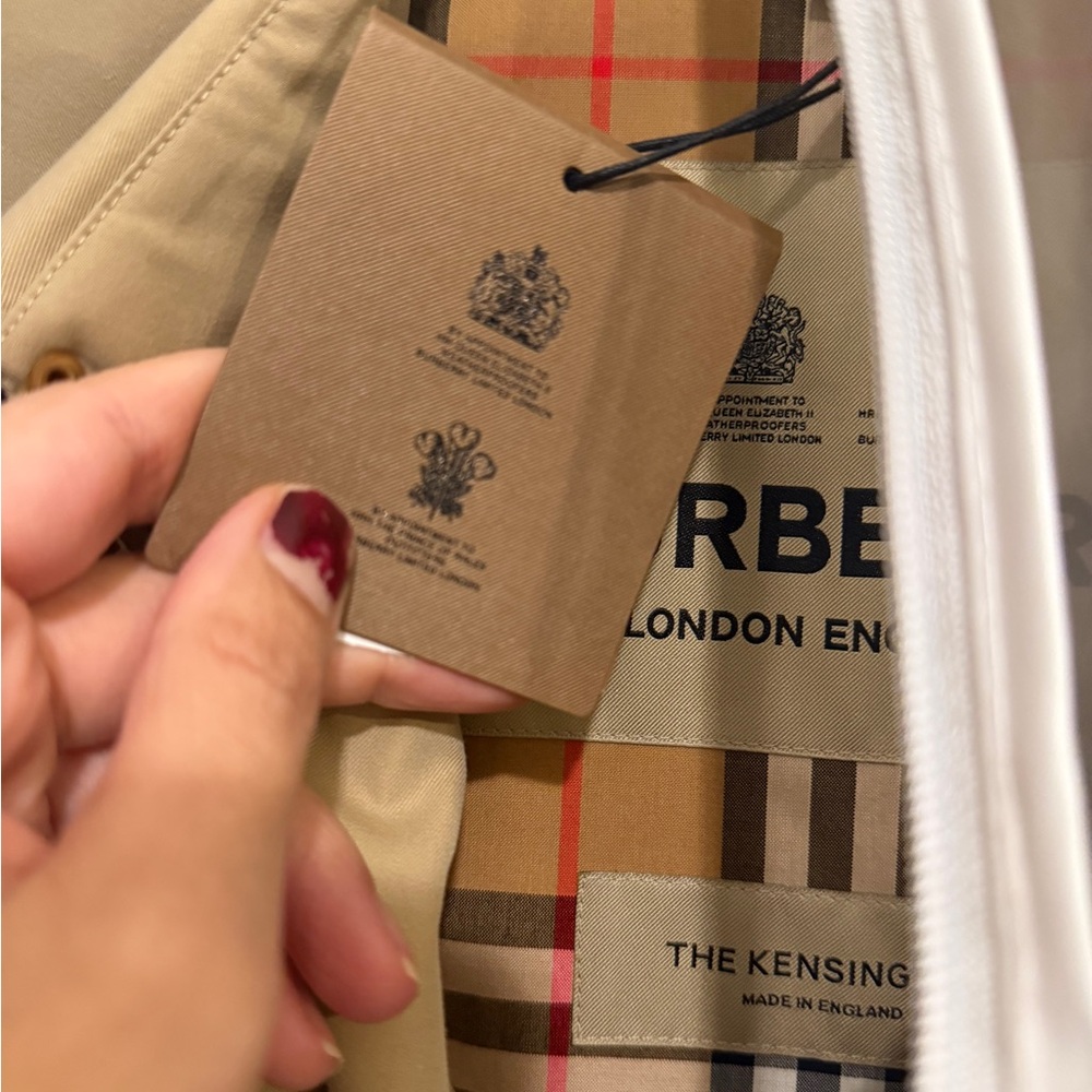 Burberry Long Kensington Heritage Trench Coat - Picture 10 of 16